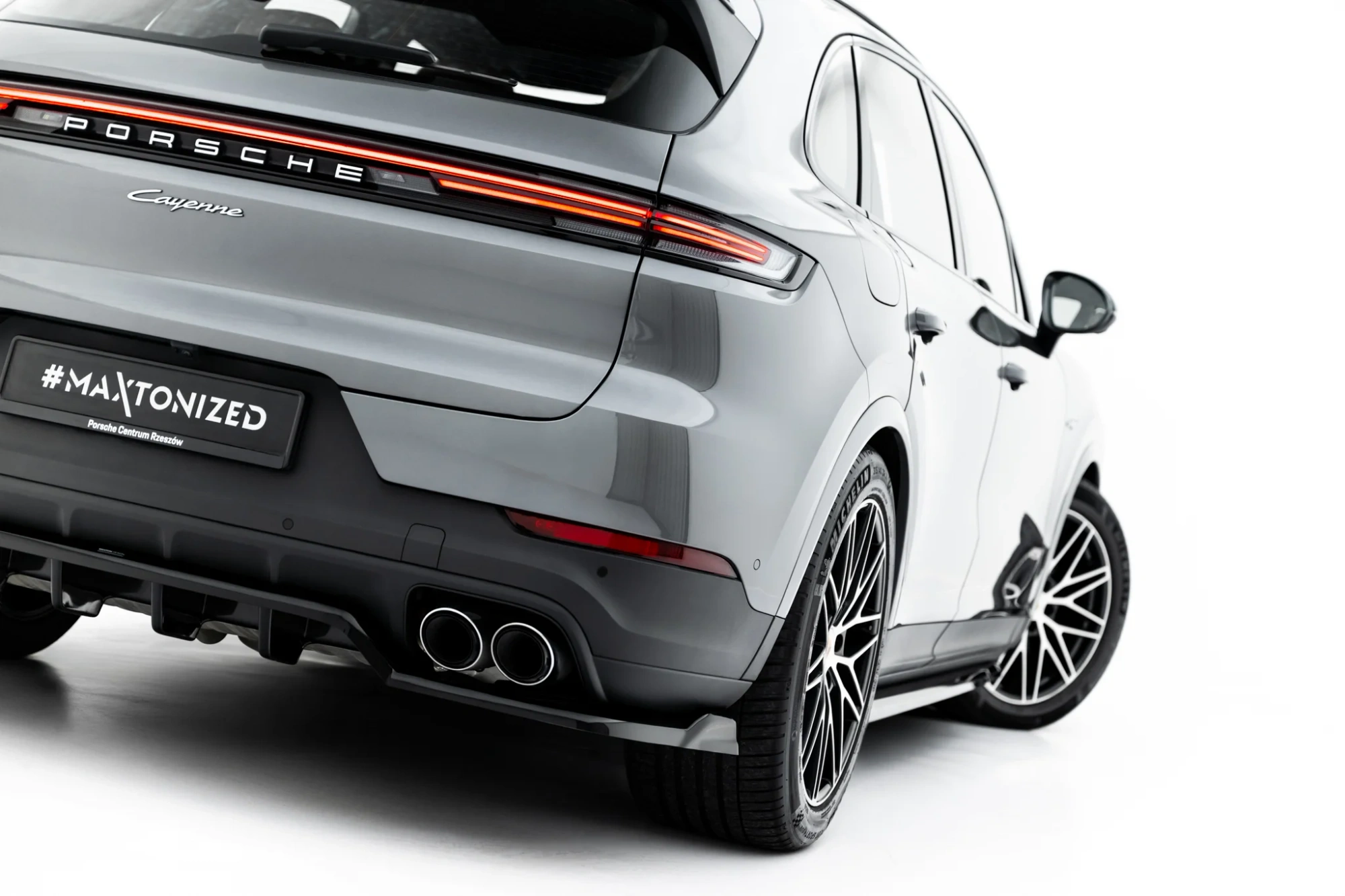 Diffuser Porsche Cayenne MK3 SUV/Coupe Maxton Glans Zwart