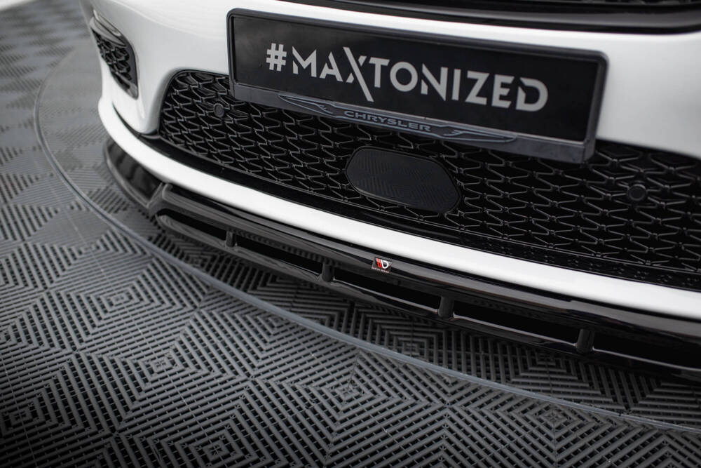 Voorspoiler Chrysler Pacifica FL Maxton Glans Zwart