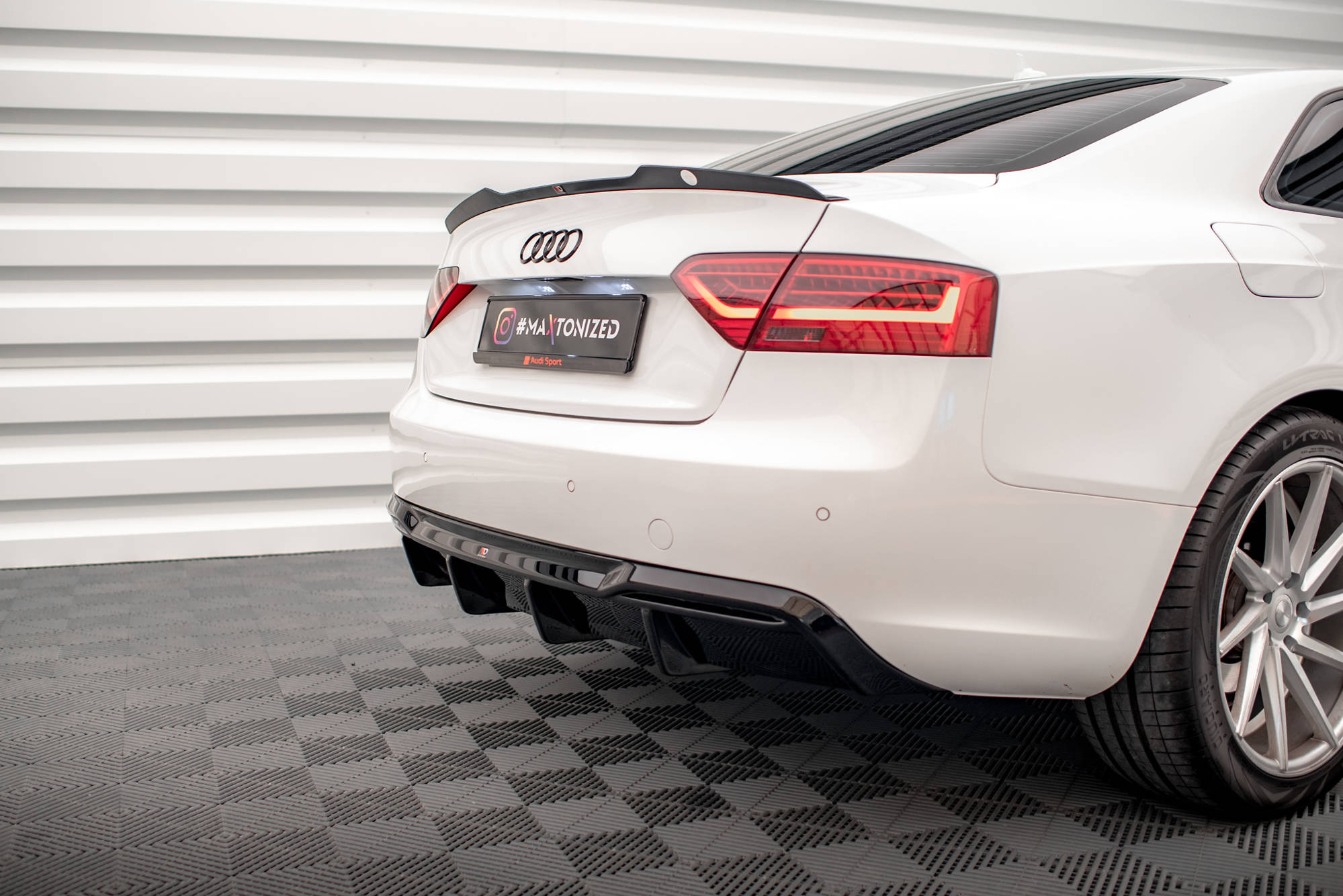 Achterdiffuser Audi A5 Sportback 8T Facelift (Version with dual exhausts on one side)