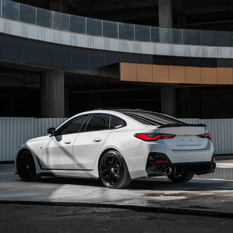Oneway Complete bodykit  BMW i4 G26 M-Pack 2021- - Glanzend zwart
