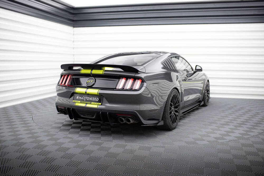 Achter Splitters Ford Mustang GT MK6 Zwart Street Pro + Flaps