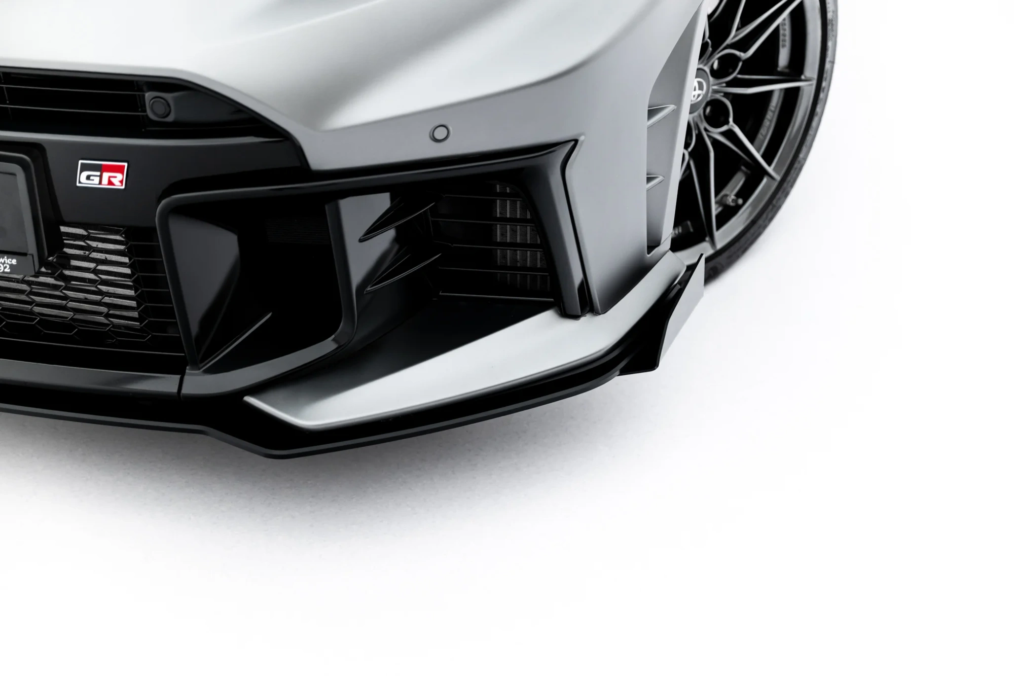 Voorspoiler Toyota GR Yaris Mk4 Facelift Maxton  Street Pro Front Splitter + Flaps