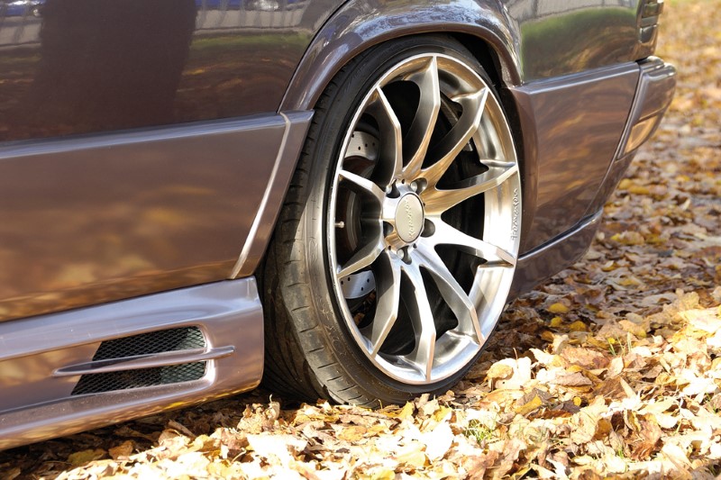 Zijskirts Mercedes W201 vanaf 89 met 2 schacht en 2 uitsnedes Ri