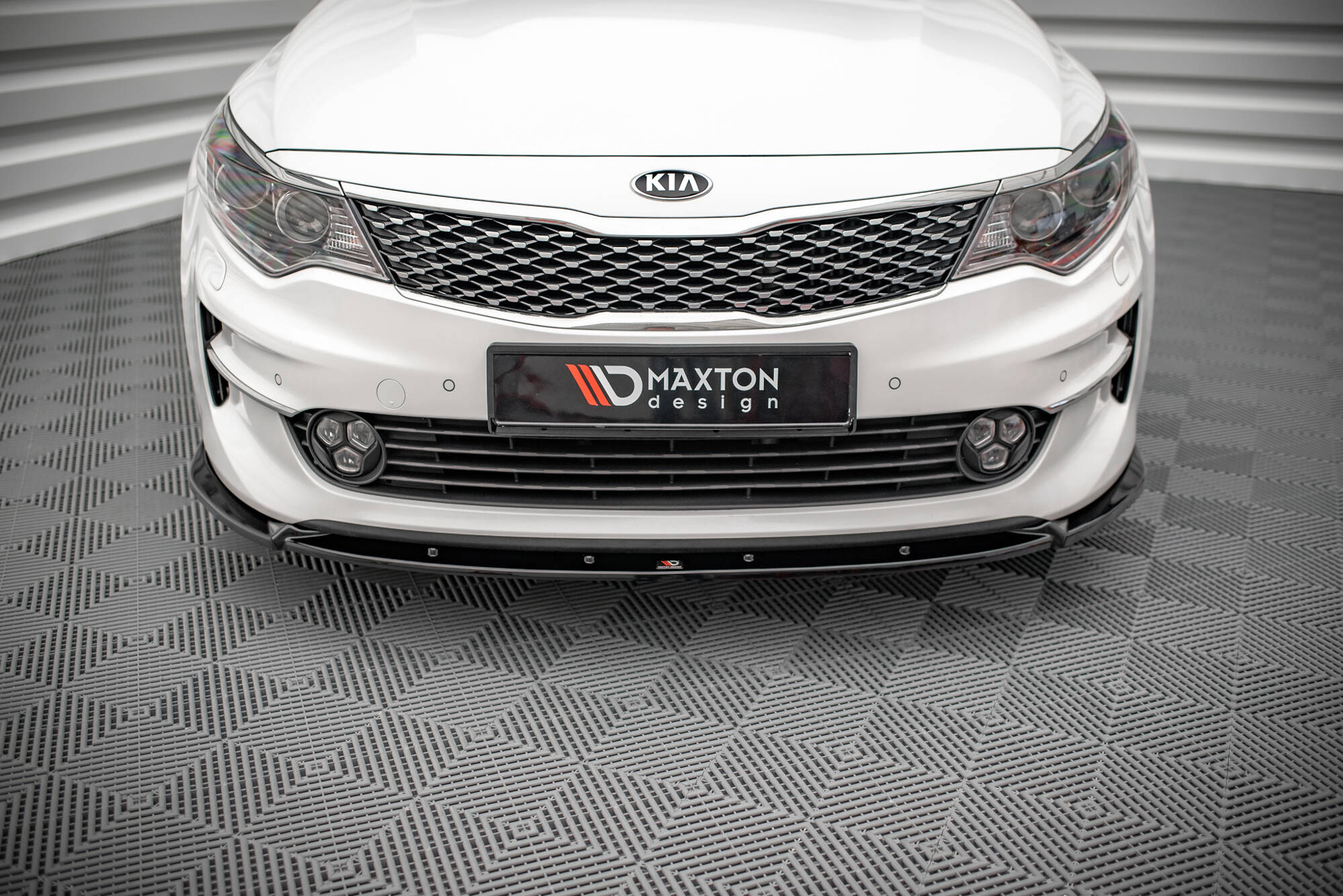 Bodykit Kia Optima MK4 Maxton Glanzend zwart