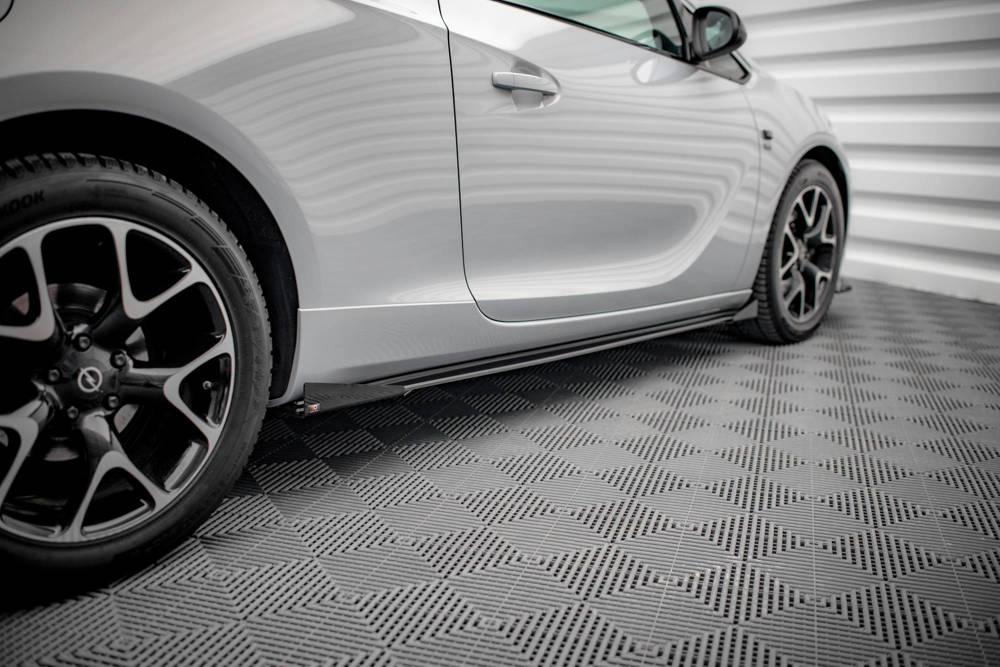 Street Pro Zijskirts met Canards Opel Astra J GTC OPC-Line Maxton