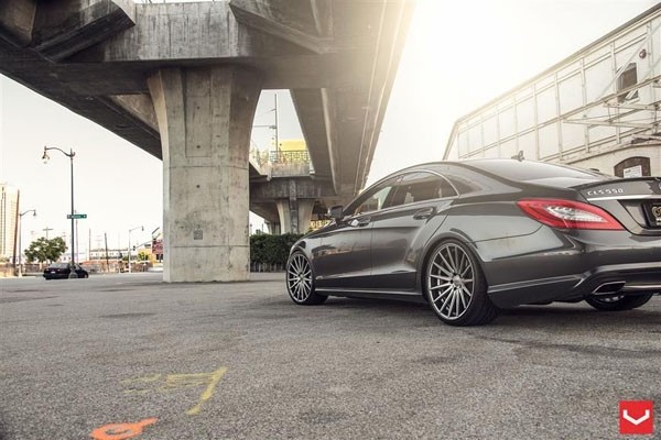 Vossen VFS2 9.0x19 5x120 ET20 Gloss Graphite Mid Face