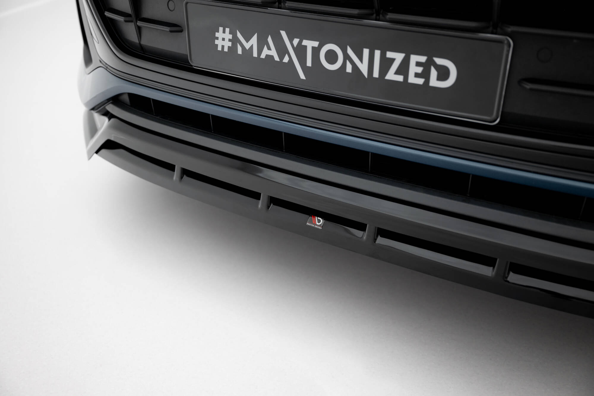 Voorspoiler Audi Q8 MK1 Maxton Glanzend zwart