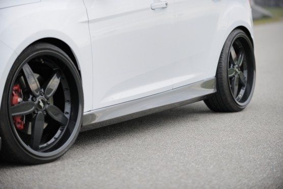 Zijskirts Ford Focus 3 11-.. 5 deurs Carbon Rieger