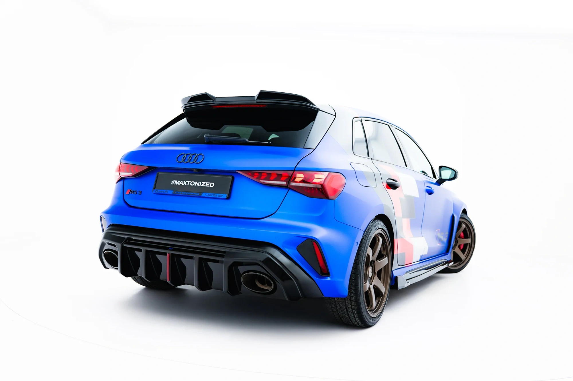 Diffuser Audi RS3 Sportback 8Y Facelift Maxton Glans Zwart met LED