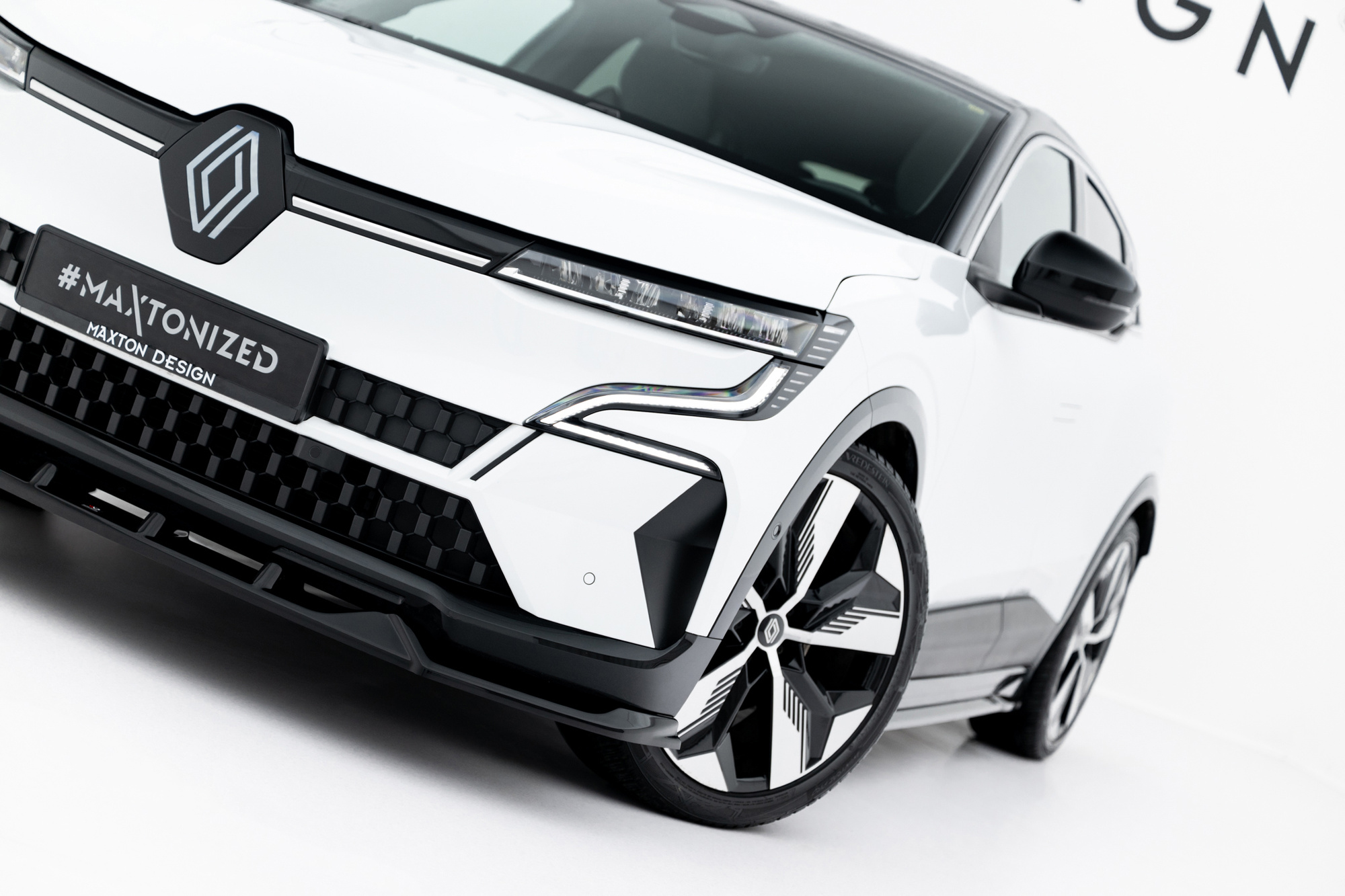 Voorspoiler Renault Megane E-Tech Electric MK1 Maxton