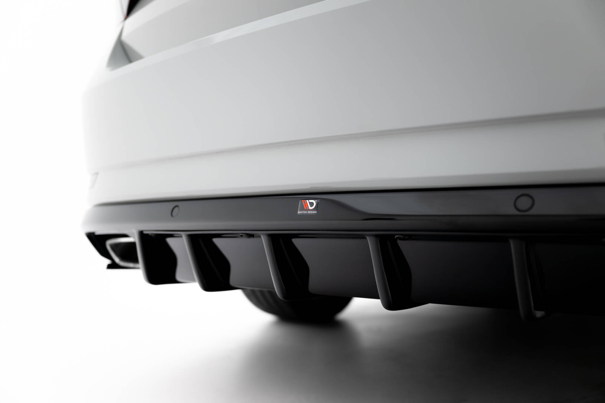 Bodykit V.2 Skoda Superb Liftback MK3 Maxton Glanzend zwart