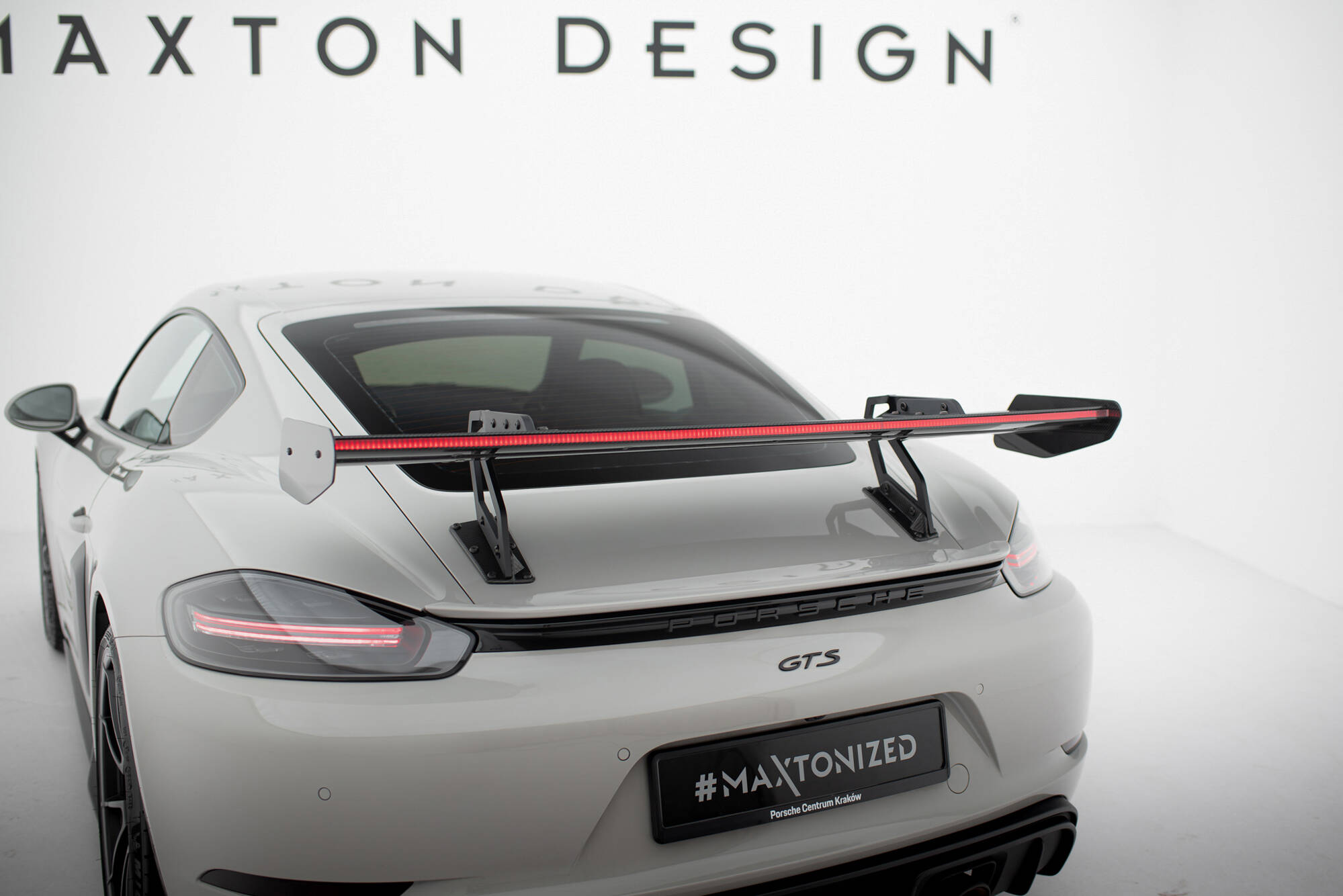 Carbon Spoiler V.2 + LED Porsche 718 Cayman 982C Maxton