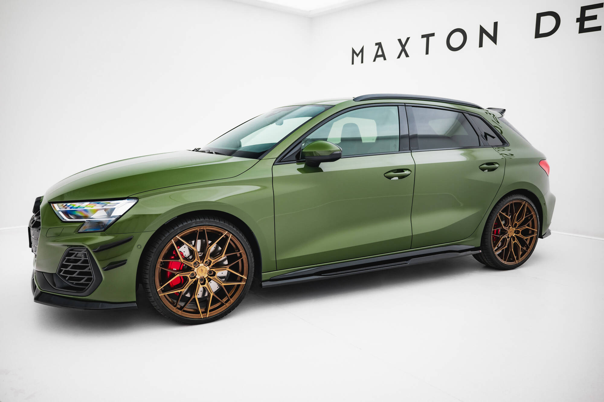 Zijskirts V.2 Audi S3 / A3 S-line 8Y Facelift Maxton Glanzend zwart