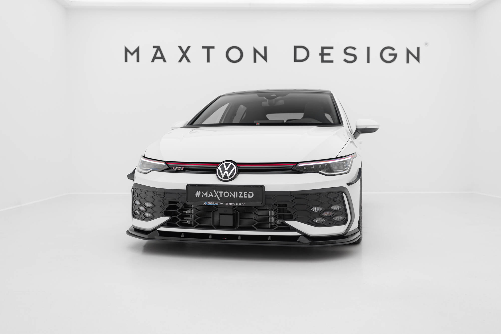 Street Pro Voorspoiler V.2 Volkswagen Golf GTI / GTE / R-Line Mk8 Facelift Maxton Glanzend zwart