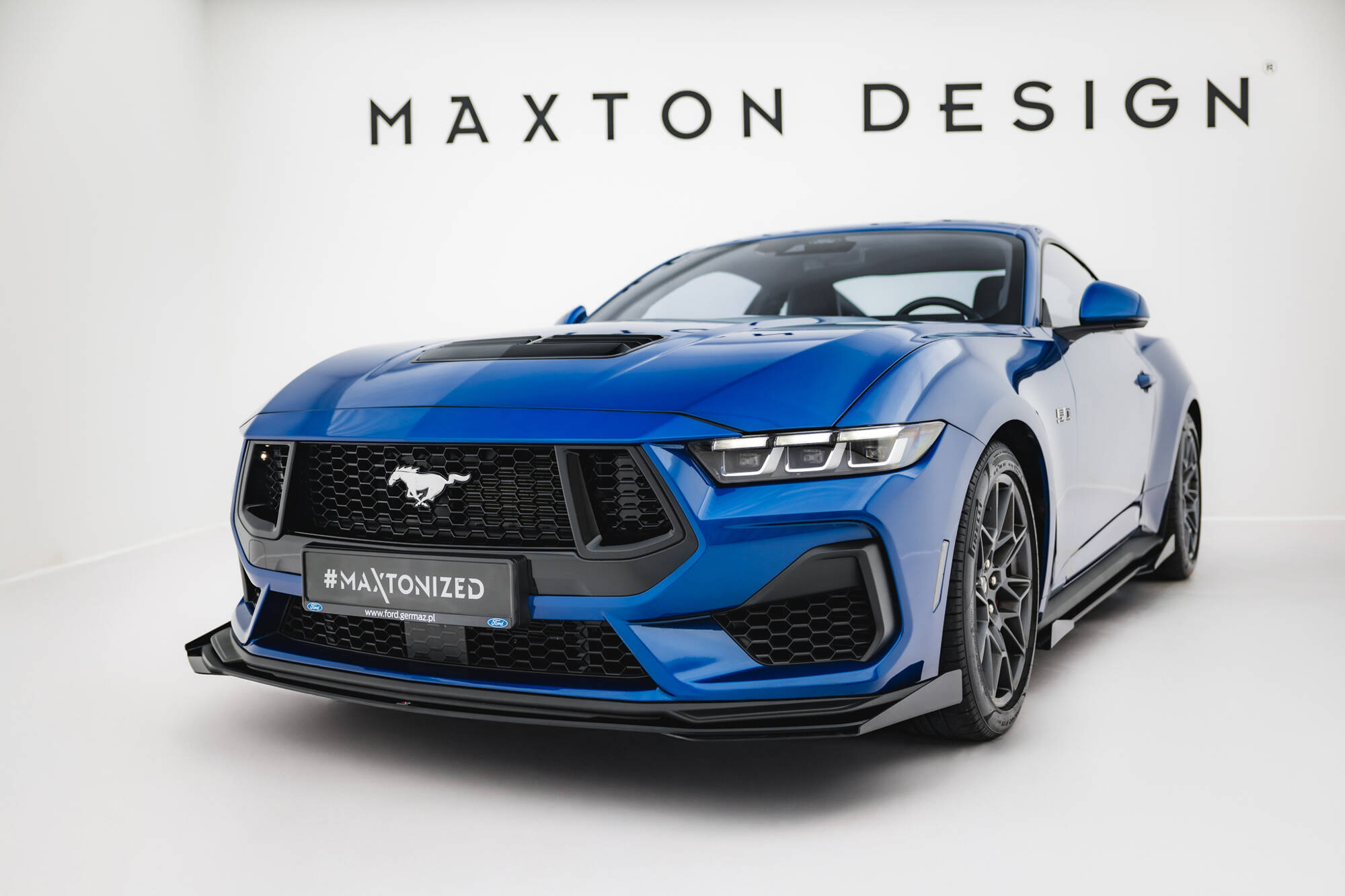 Street Pro Voorspoiler Ford Mustang GT MK7 Maxton Glanzend zwart