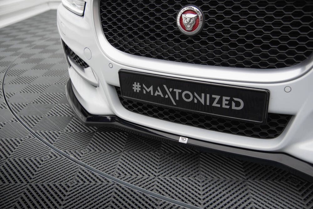 Voorspoiler V.1 Jaguar XE R-Sport X760 Maxton Glans Zwart