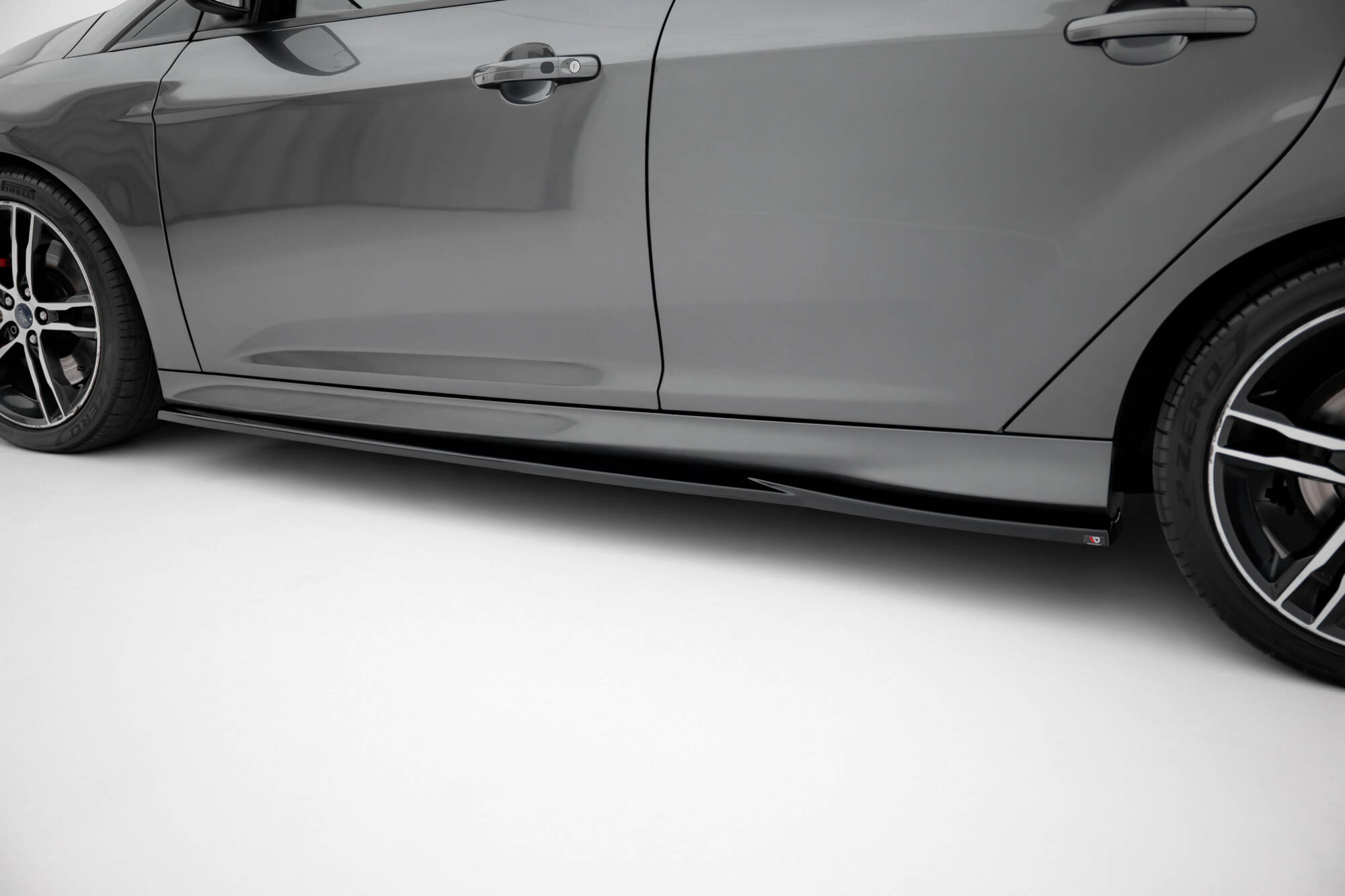 Street Pro Zijskirts Ford Focus ST MK3 Facelift Maxton Glanzend zwart
