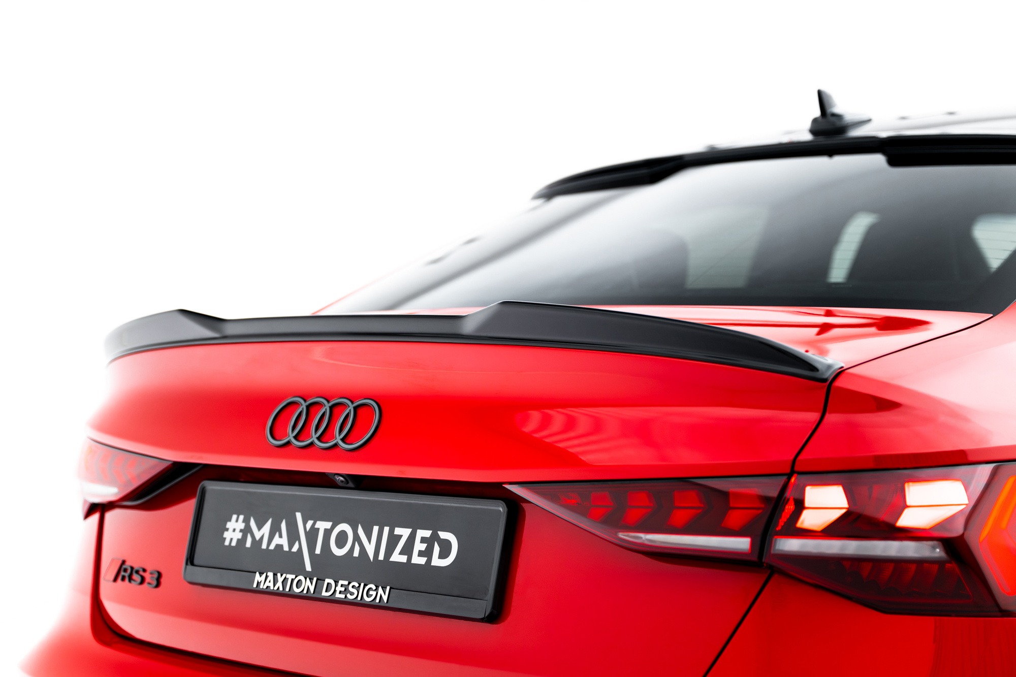 Bodykit Audi RS3 Limousine 8Y Facelift Maxton Glans Zwart