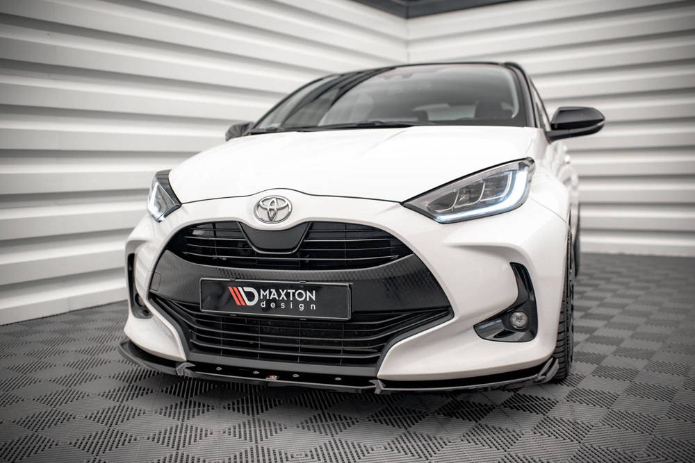 Voorspoiler V.2 Toyota Yaris MK4 Maxton Glans Zwart