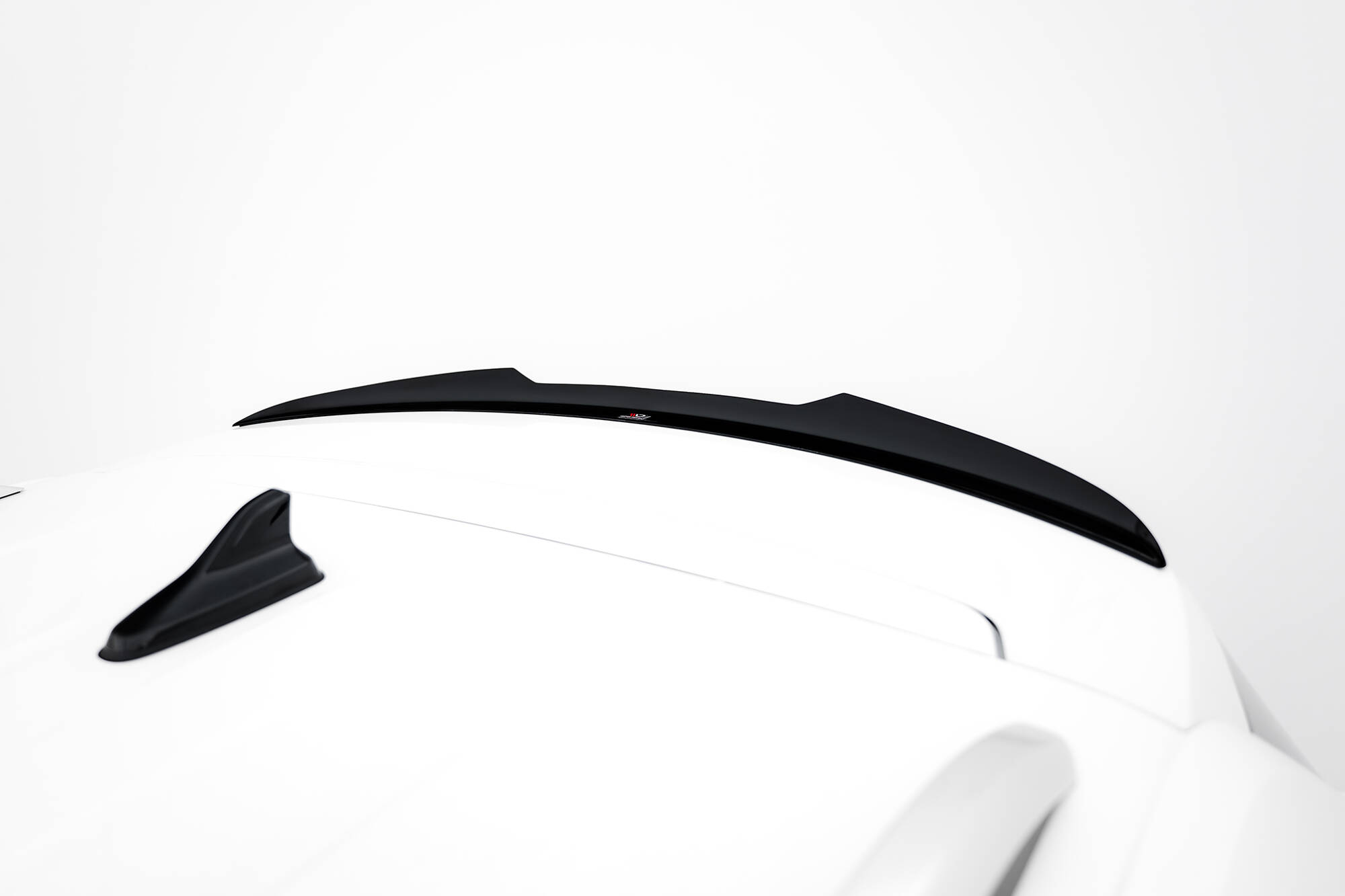 Spoiler Cap Volkswagen Atlas R-Line MK1 Facelift 2 Maxton Glanzend zwart