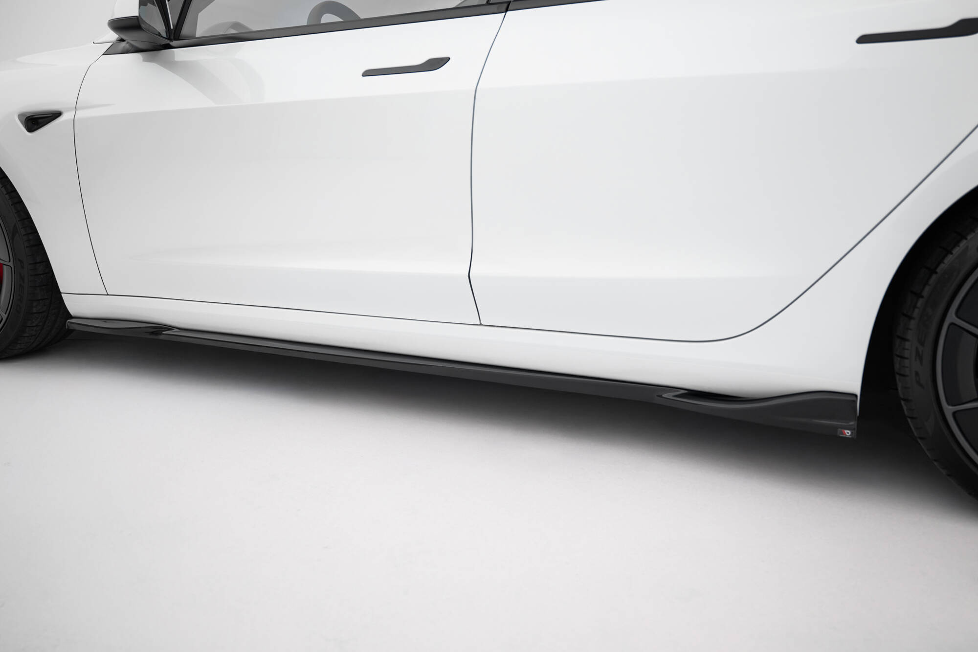 Bodykit Tesla Model 3 Performance MK1 Facelift Maxton Glanzend zwart