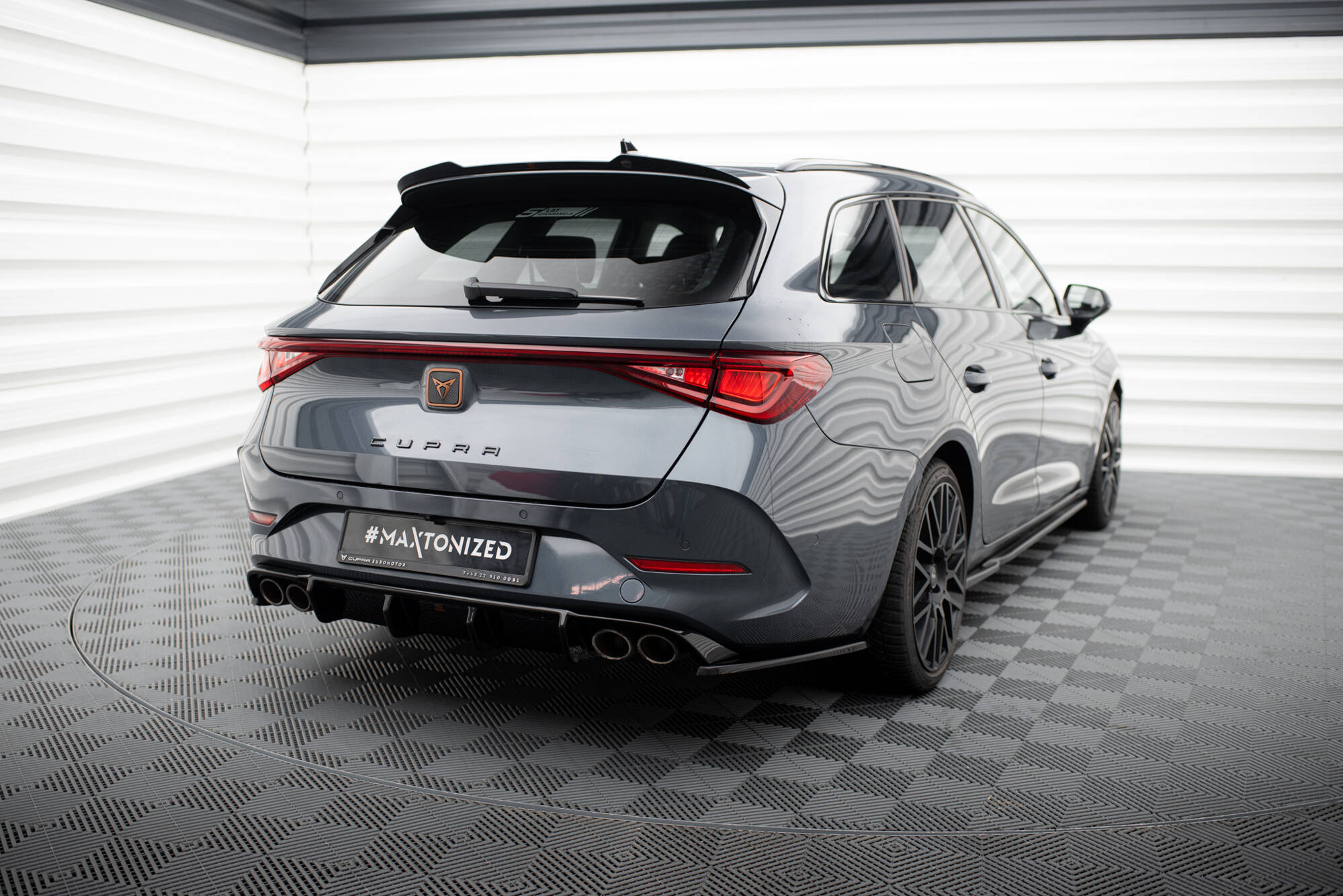 Achter Diffuser Cupra Leon ST MK1 Maxton glanzend zwart