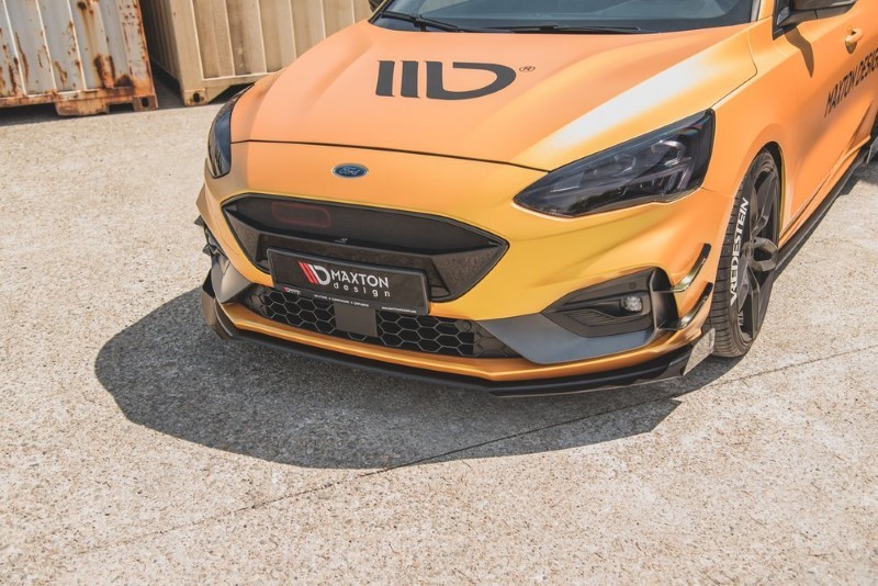 Voorspoiler Ford Focus ST / ST-Line Mk4 (Racing) Glanzend Zwart + Kleppen