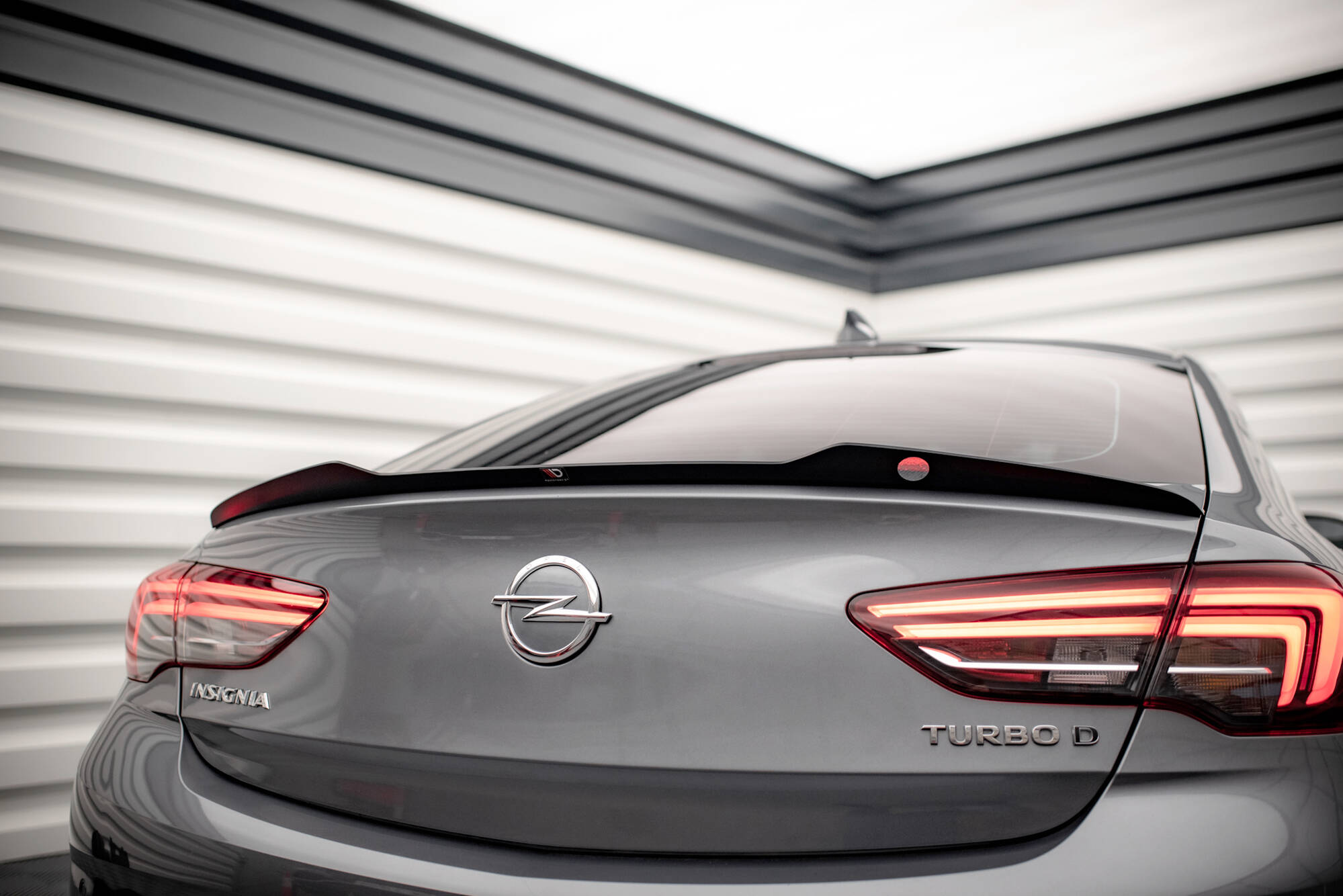 Bodykit Opel Insignia MK2 Maxton Glanzend zwart