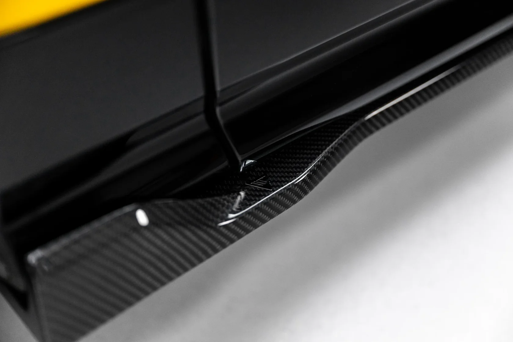 Lamborghini Urus Mk 1 Zijskirts Carbon Fiber