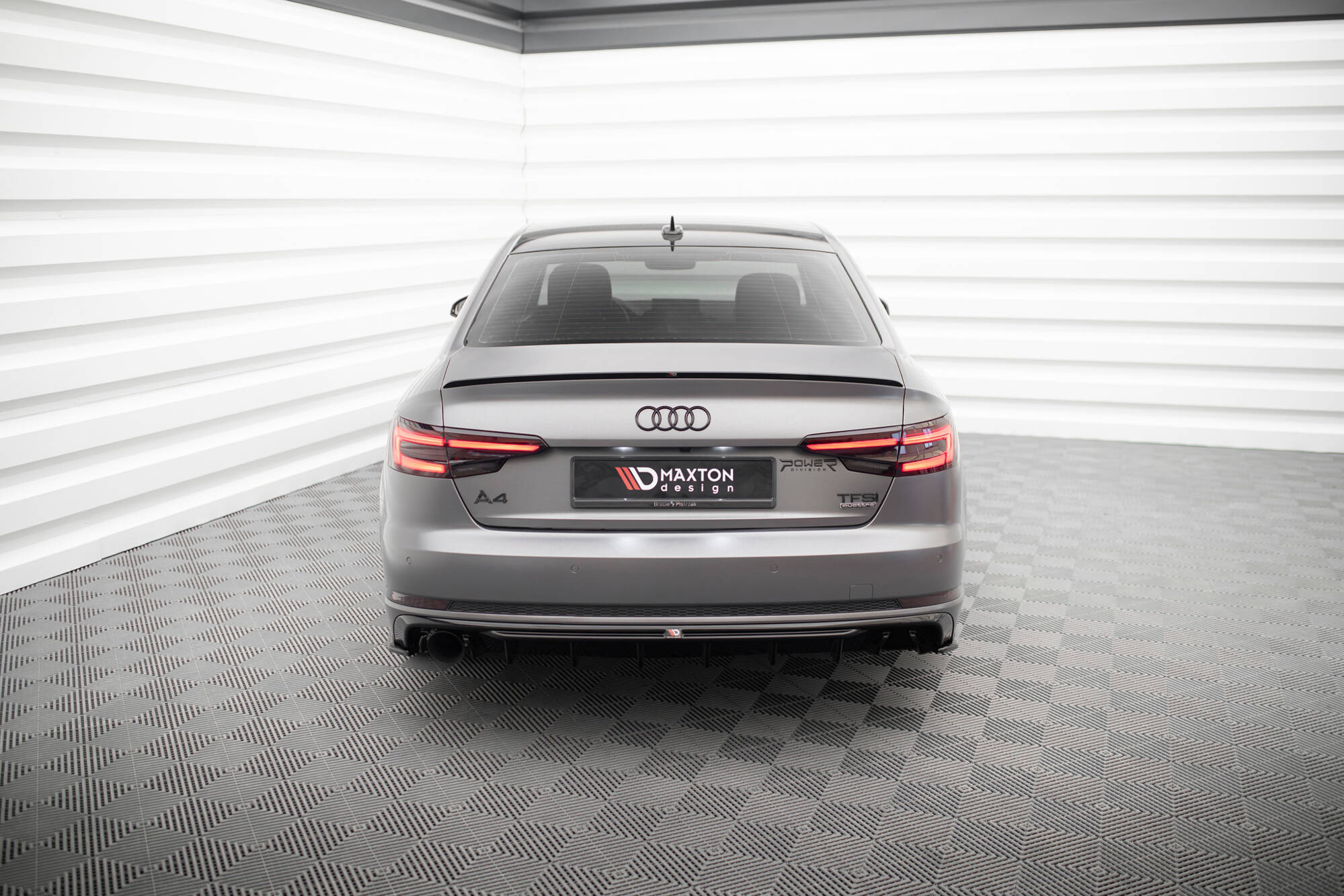 Achter Diffuser Audi A4 S-line B9 Maxton Glanzend zwart