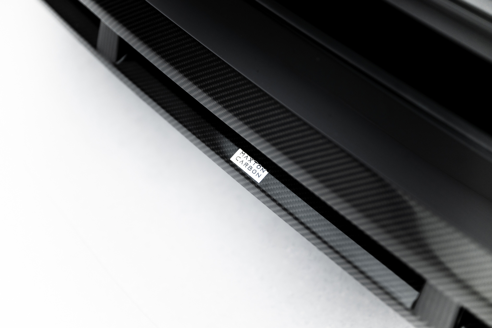 Prepreg Carbon Fiber Voorspoiler Audi SQ8 / Q8 S-Line Mk1 – Maxton Design