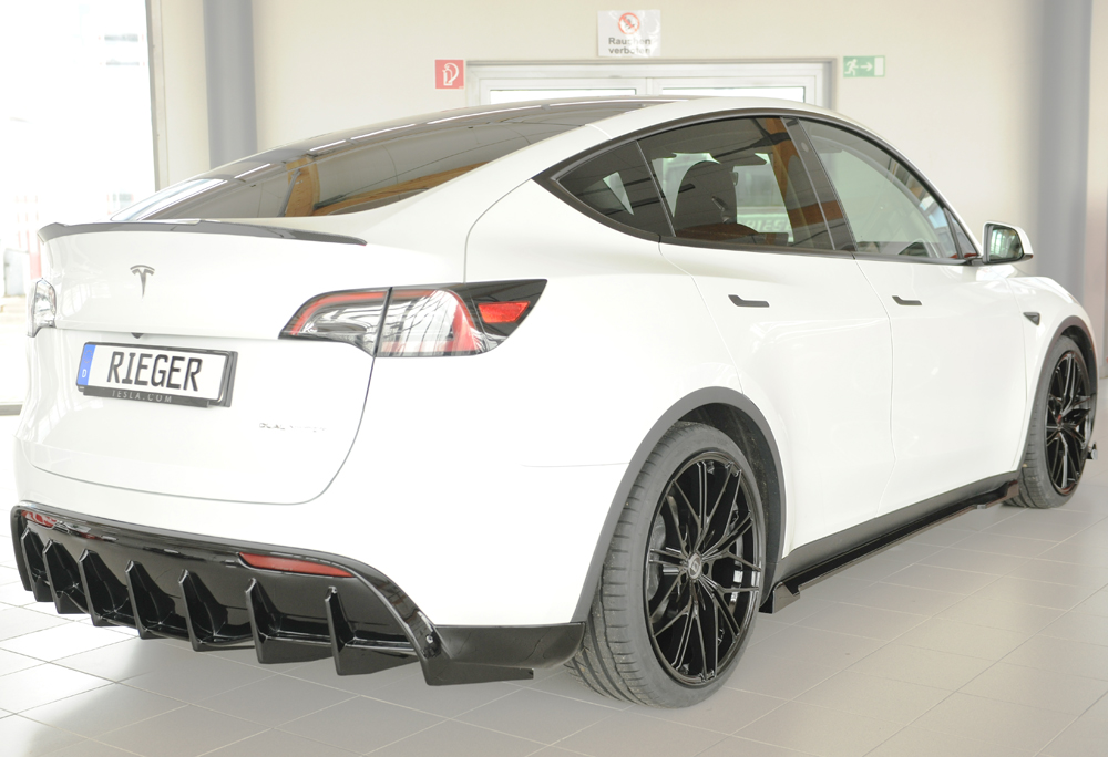 Diffuser Tesla Model Y Rieger Glans Zwart