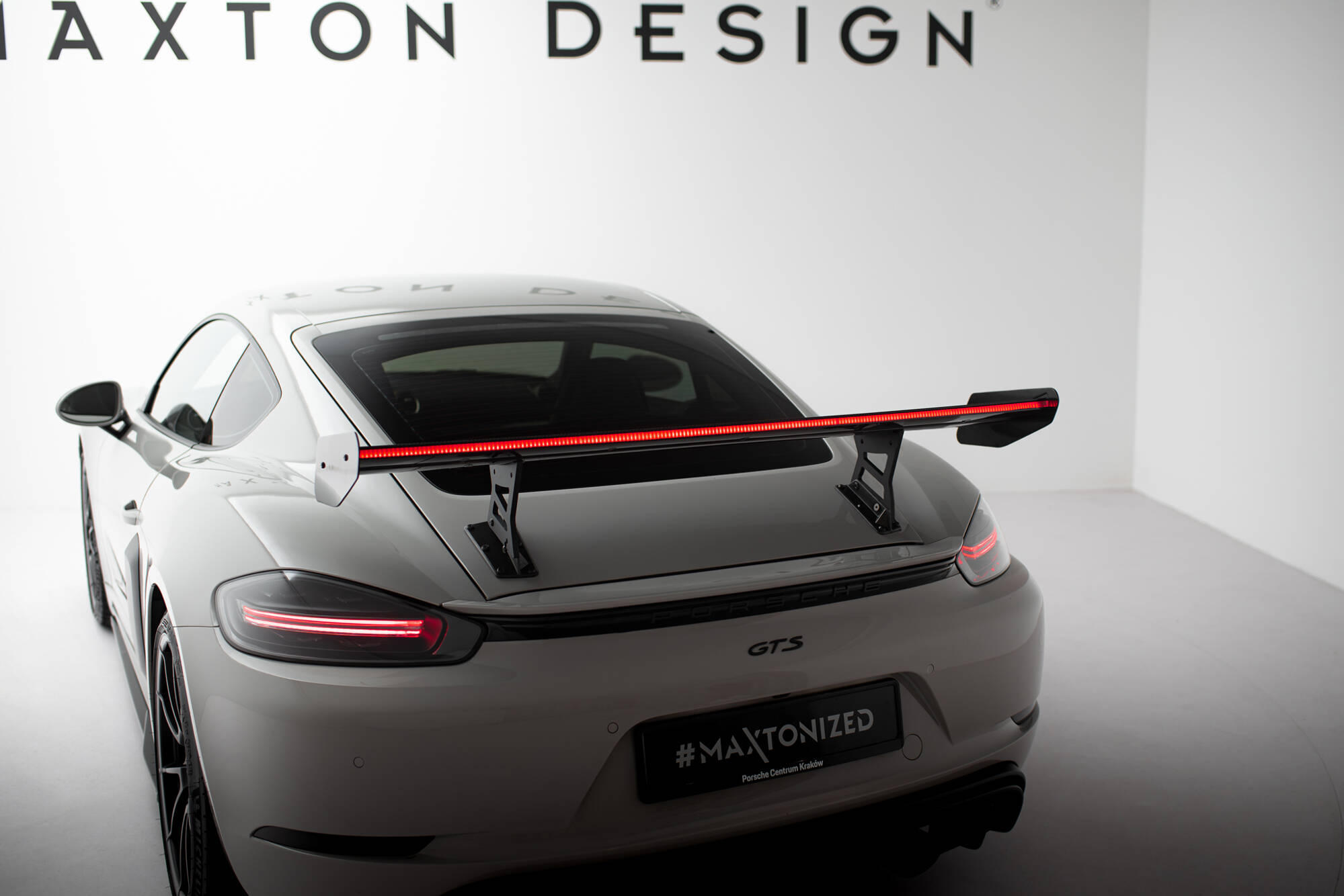 Carbon Spoiler V.1 + LED Porsche 718 Cayman 982C Maxton