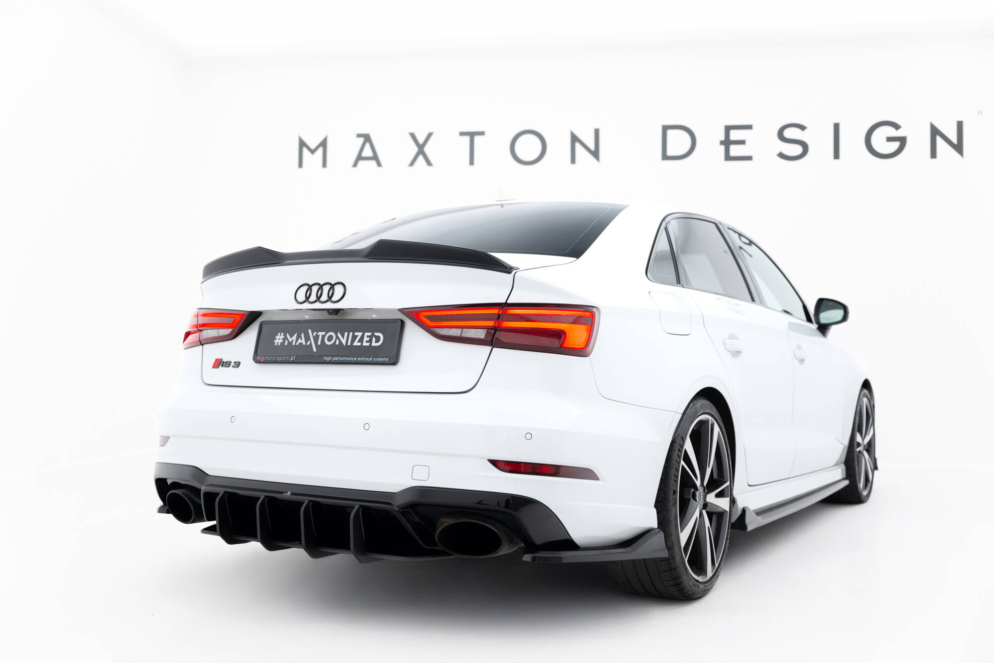 Street Pro Achter Diffuser V.2 Audi RS3 Sedan 8V Facelift Maxton Glanzend zwart