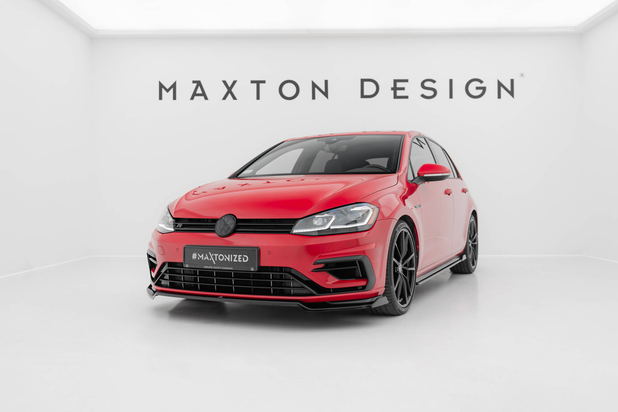Bodykit V.1 Volkswagen Golf R Hatchback MK7 Facelift Maxton Glanzend zwart