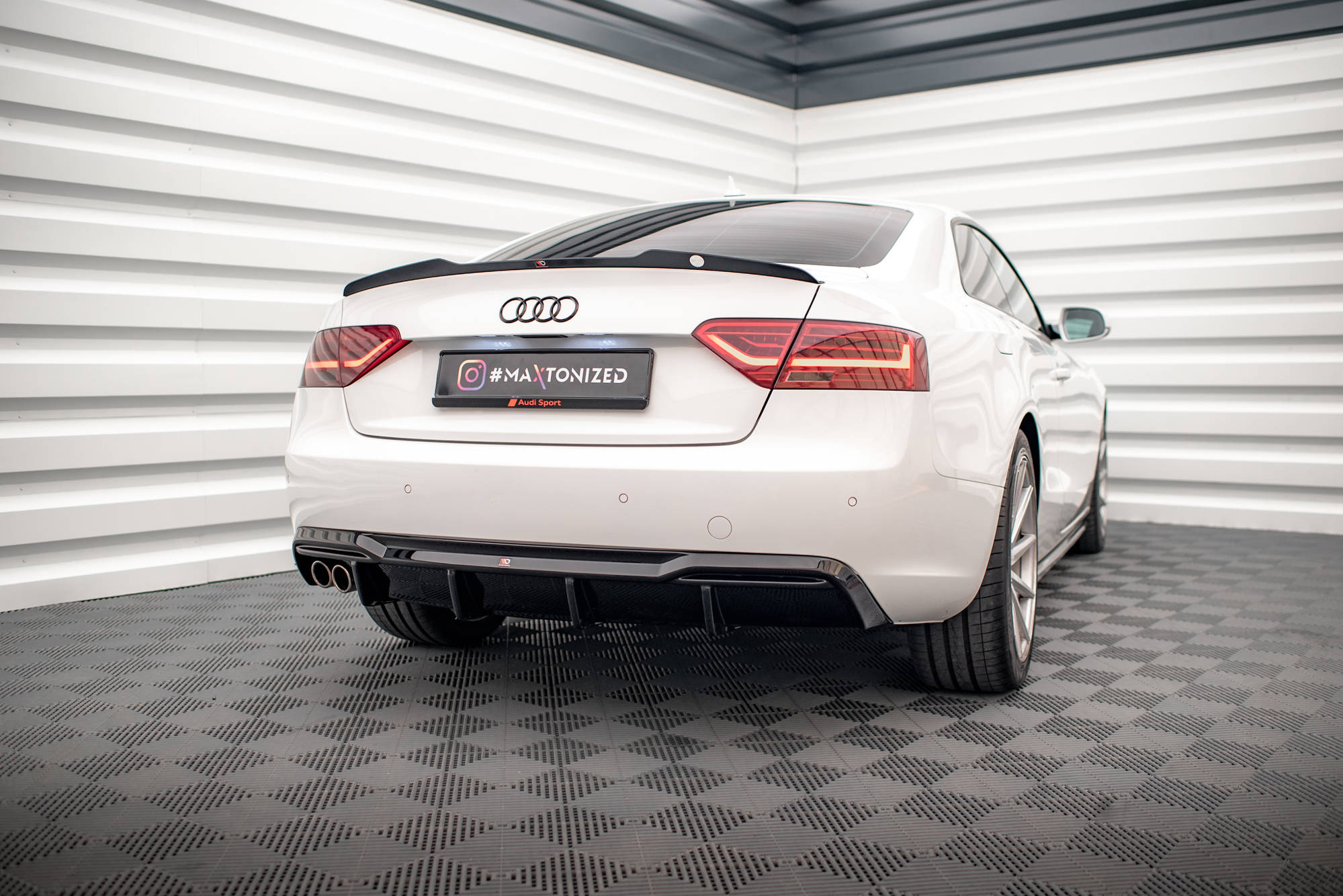 Achterdiffuser Audi A5 Sportback 8T Facelift (Version with dual exhausts on one side)