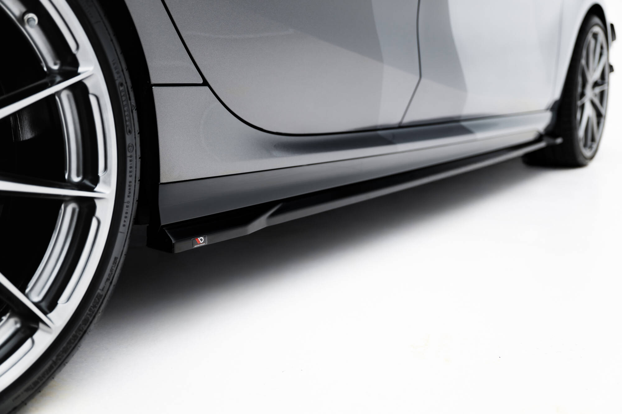 Zijskirts V.3 BMW M135i / 1 M-Pack F70 Maxton Glanzend zwart
