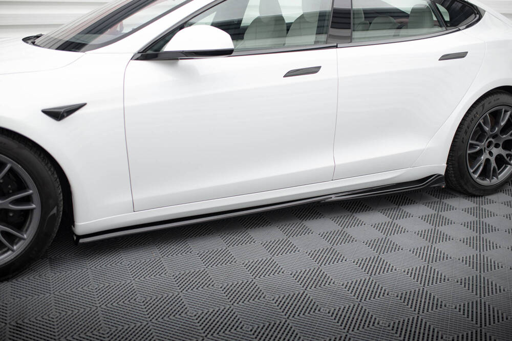 Zijskirts diffusors Tesla Model S Plaid Gloss-Black V1