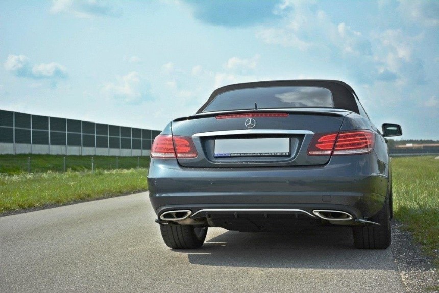 Diffuser Mercedes E W212 Maxton Design glans zwart