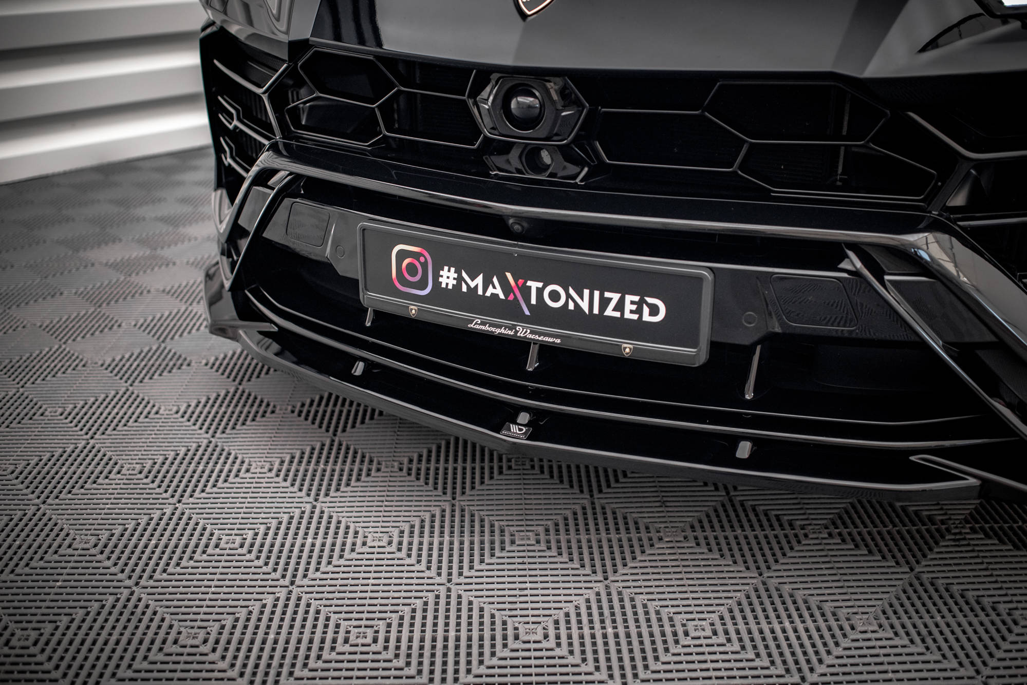 Voorspoiler V.2 Lamborghini Urus Maxton Glans Zwart