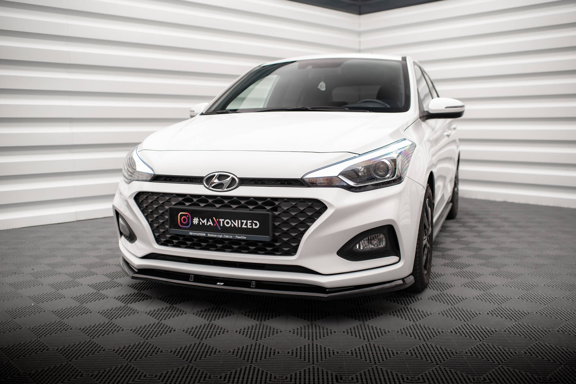 Bodykit Hyundai I20 MK2 Facelift Maxton Glanzend zwart