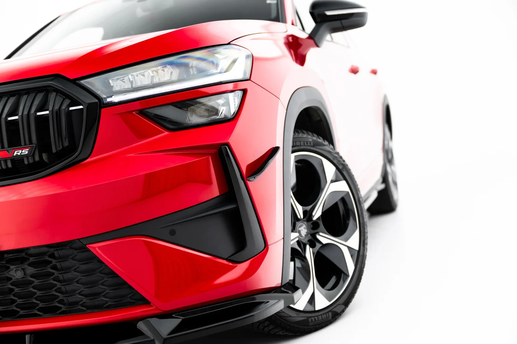 Voorbumper Wings (Canards) Skoda Kodiaq RS Mk2 Glans Zwart