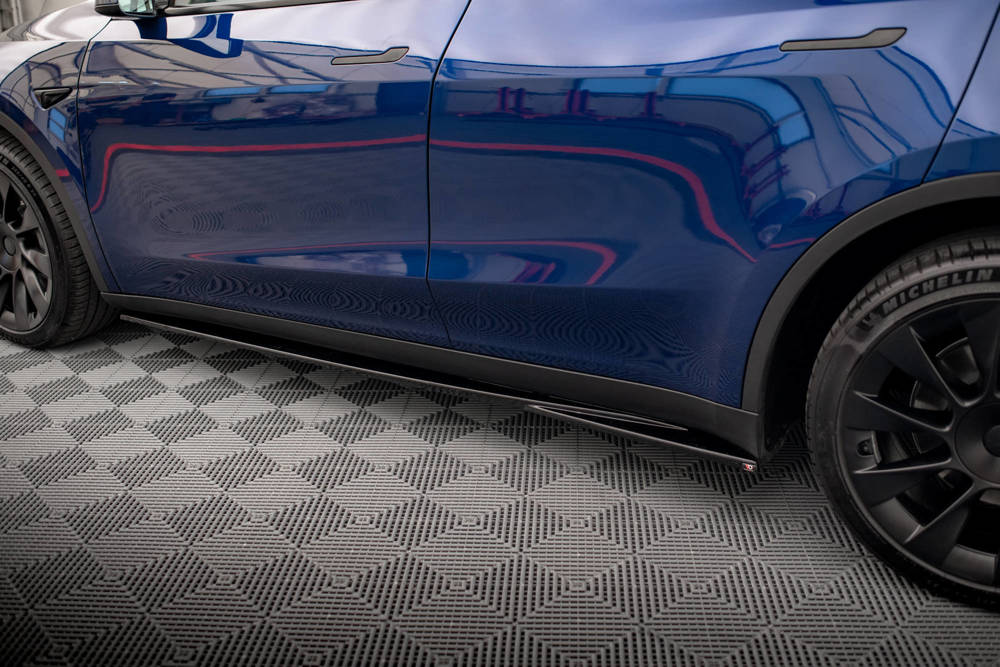 Zijskirts V.1 Tesla Model Y Maxton Glans Zwart