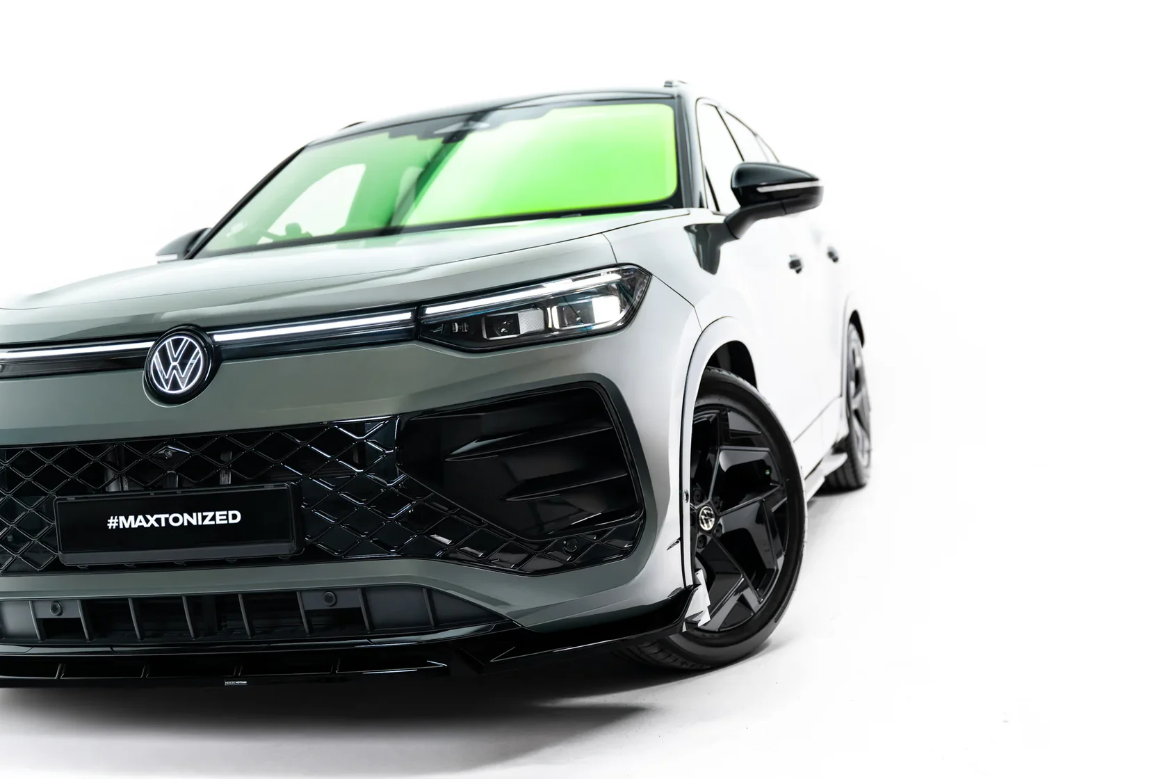 Volkswagen Tayron R-Line Mk1 Voorspoiler V.2 Glans Zwart