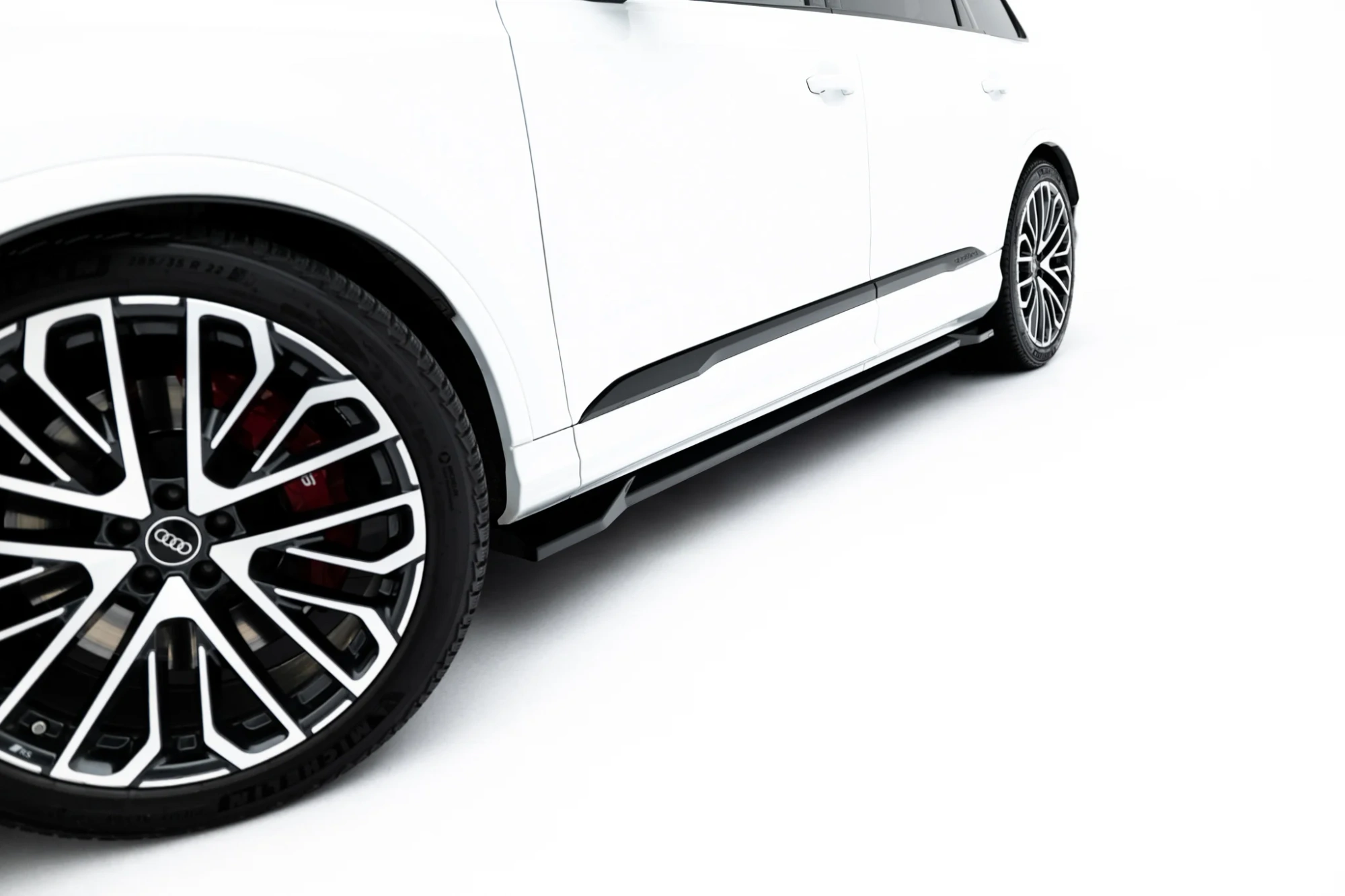 Zijskirts Audi Q7 S-Line MK2 Facelift 2 Maxton Glanzend zwart