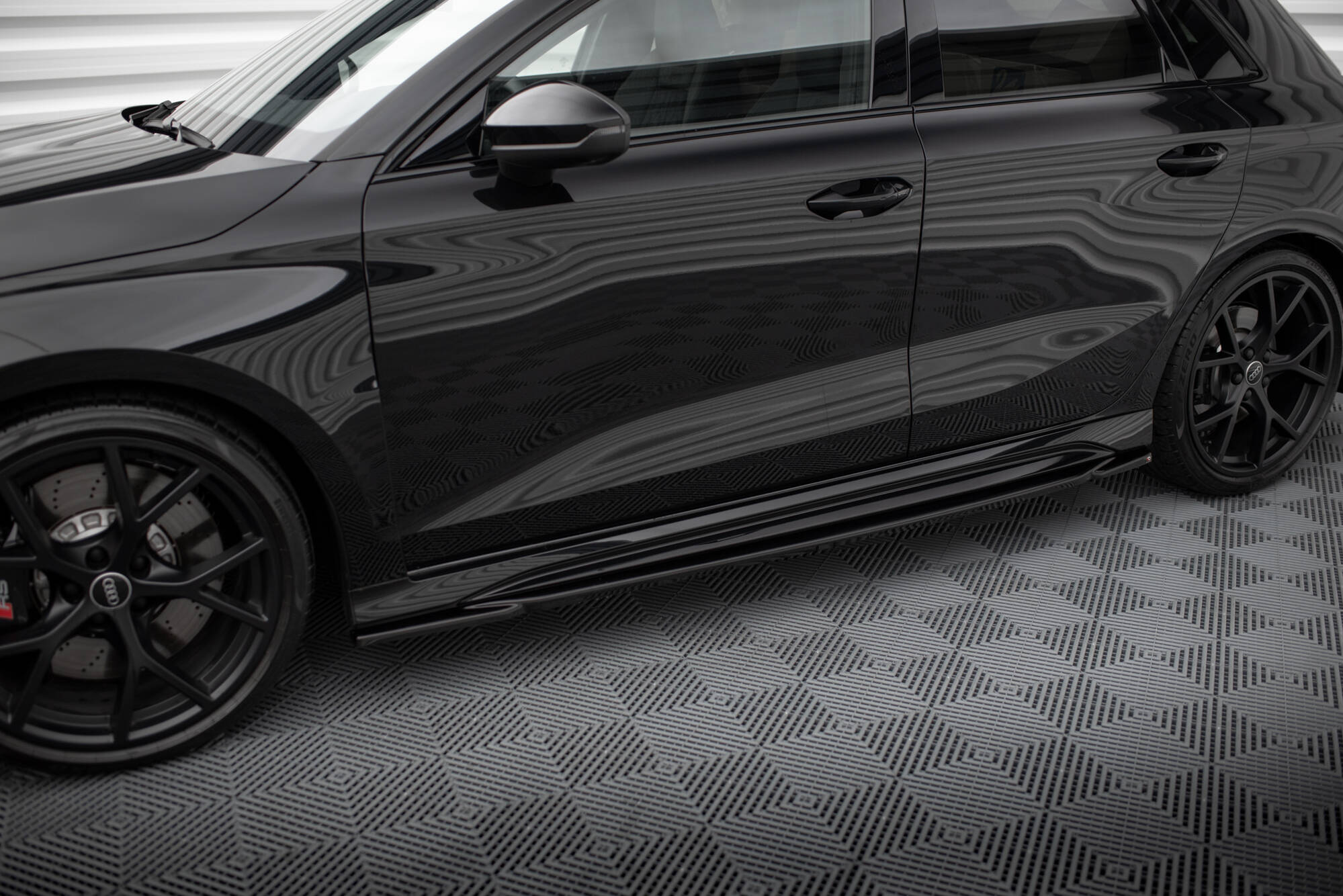 Bodykit Audi RS3 Sportback 8Y Maxton Glanzend zwart