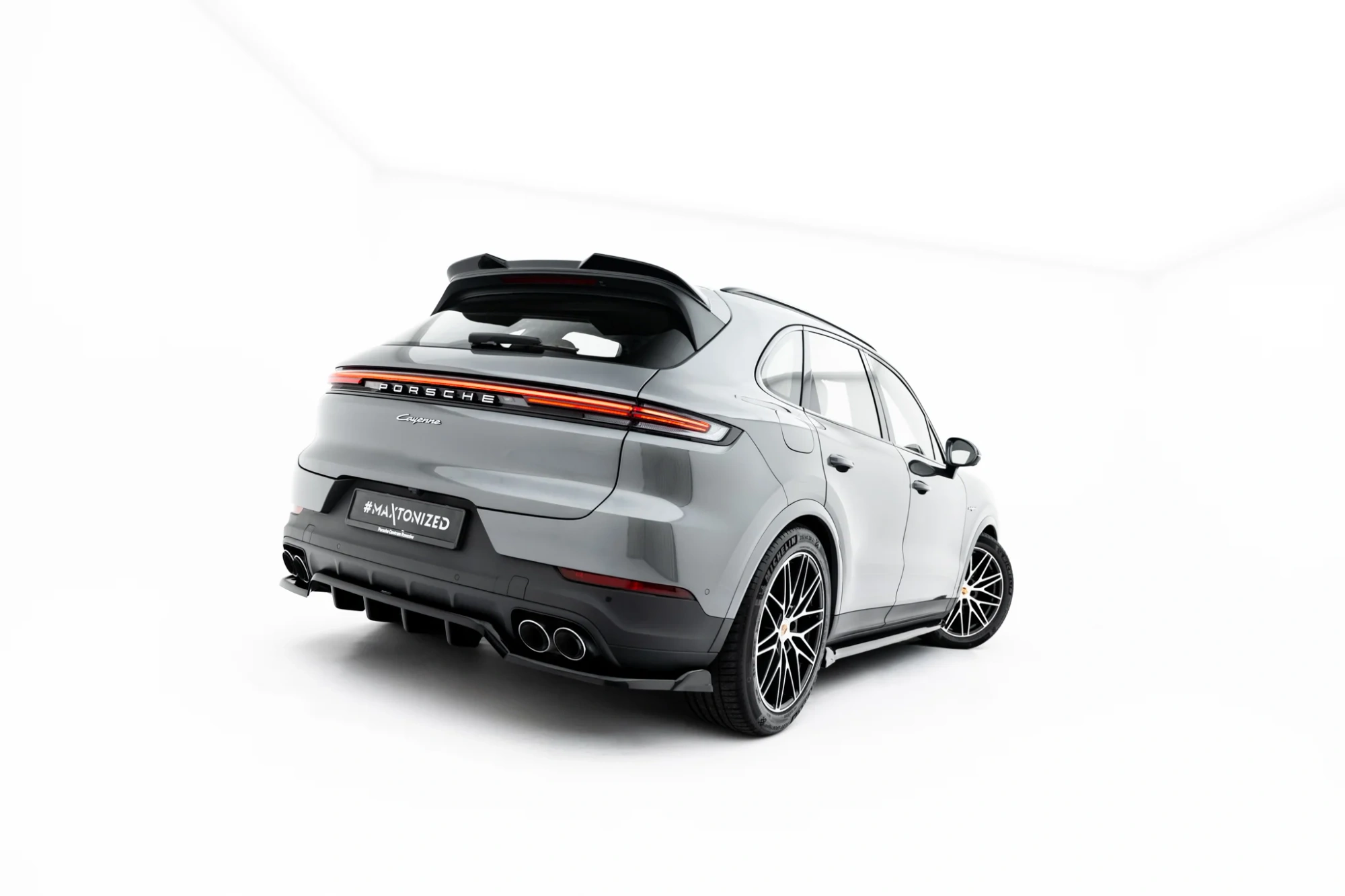 Diffuser Porsche Cayenne MK3 SUV/Coupe Maxton Glans Zwart