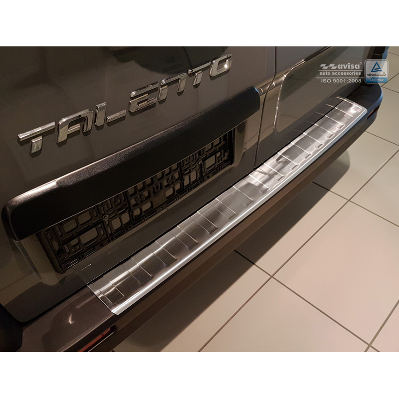 RVS Achterbumperprotector  Opel Vivaro 2014-2019 & Renault Trafic 2014-2019 & FL 2019- / Fiat Talento 2016- / Nissan NV300 2016-2019 & FL 2019-2021 & FL 2021- 'Ribs' (Lang 118cm)
