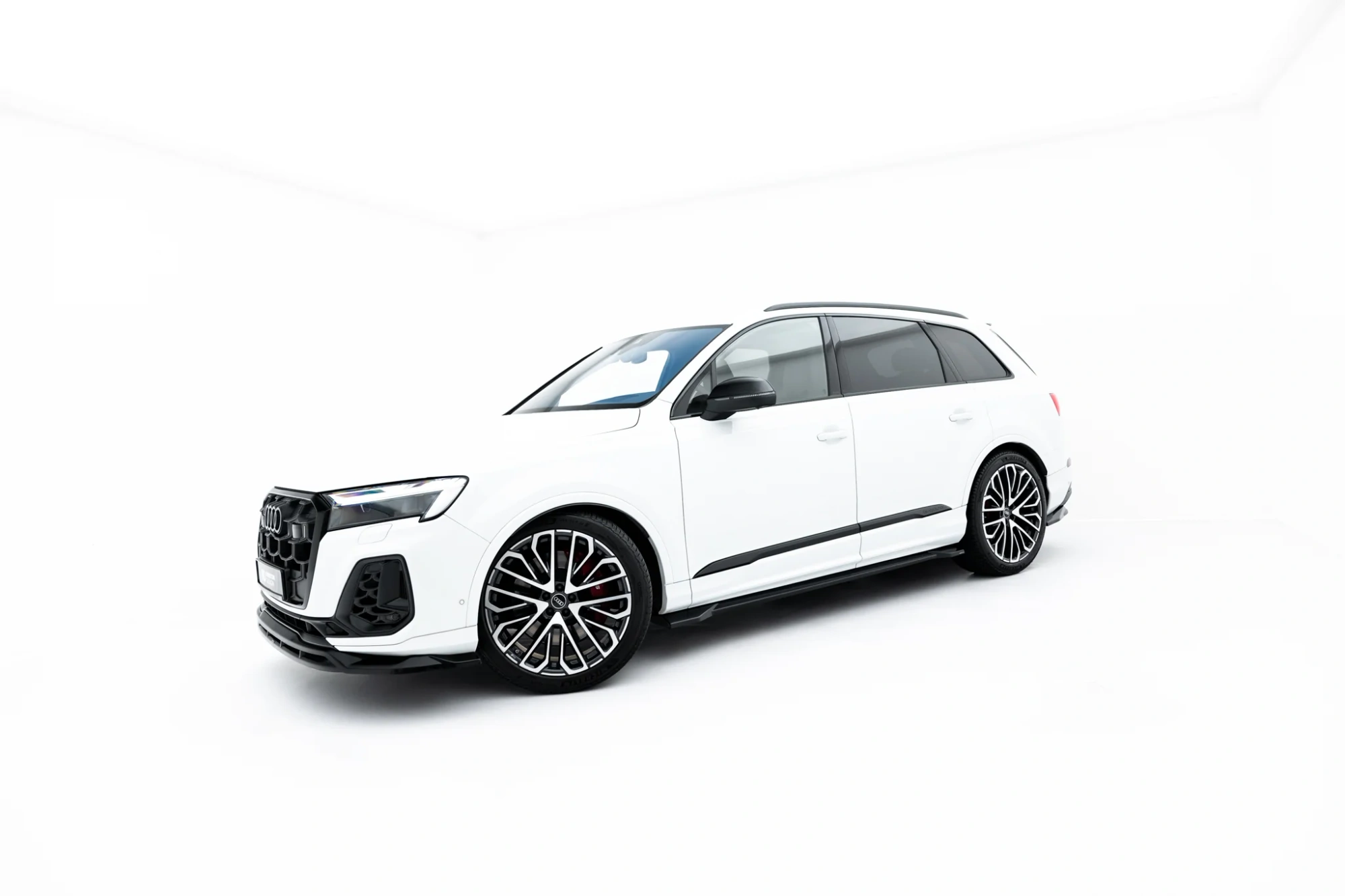 Zijskirts Audi Q7 S-Line MK2 Facelift 2 Maxton Glanzend zwart