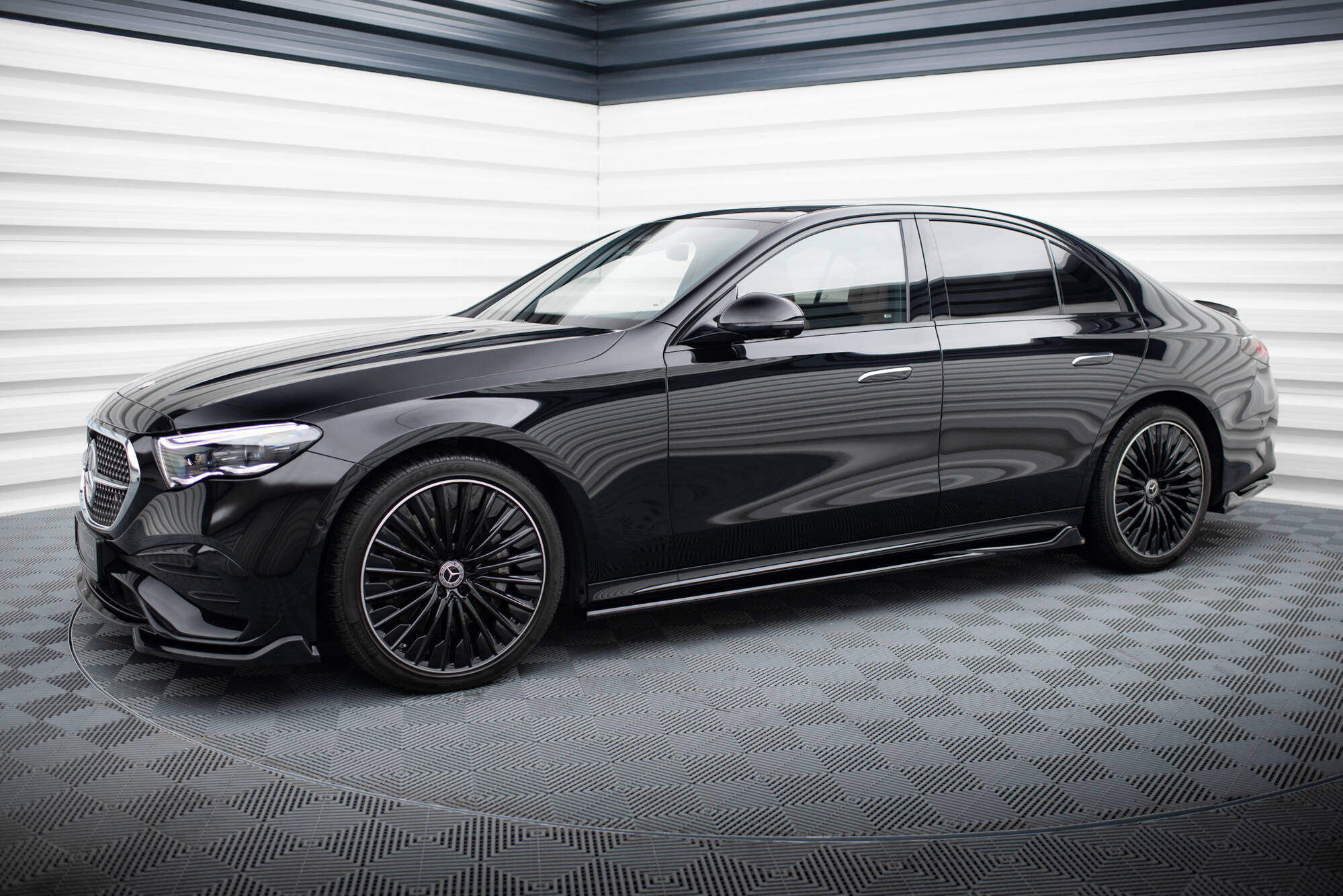 Bodykit Mercedes-Benz E AMG-Line W214 (2023–heden)